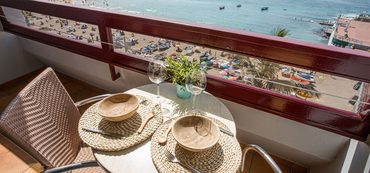 Terraza Vivienda Vacacional 40 Apartamentos Juan Pérez en Playa de las Canteras
